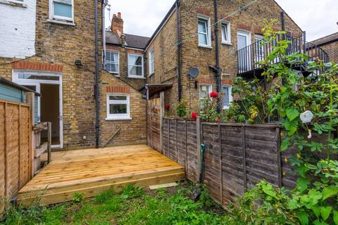 94 Larden Road, London, W3 7SX