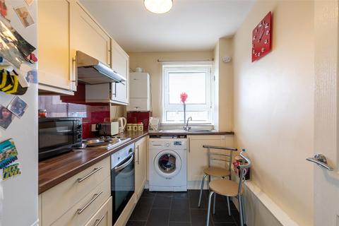 2 bedroom flat for sale, 1/R, 38 Lansdowne Square, Dundee, Angus, DD2