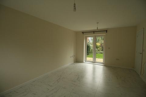 3 bedroom detached house to rent, Grangewick Road, Grays, RM16