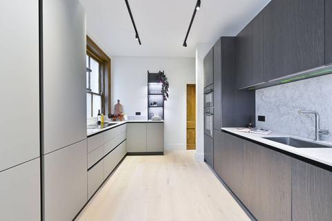 2 bedroom flat for sale, Southampton Row, Bloomsbury, London, WC1B