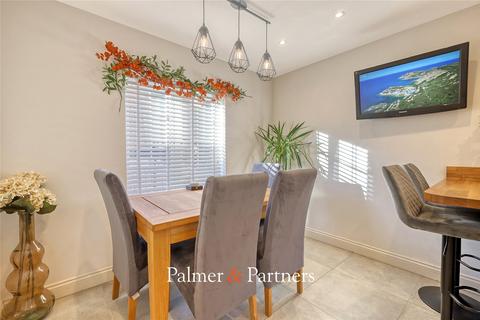 93 Cornelius Vale, Chelmsford, CM2 6GY