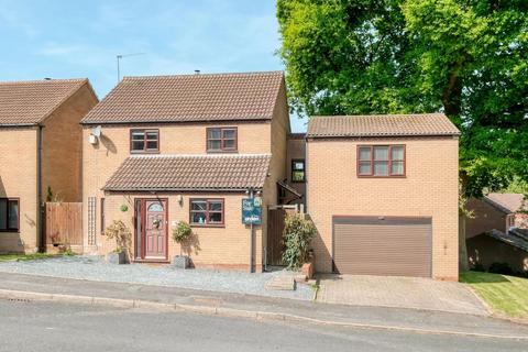 35 Brookfield Close, Hunt End, Redditch, B97 5LL