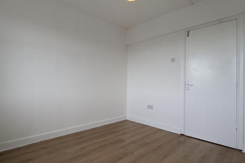 2 bedroom flat to rent, London Road, Slough, Berkshire, SL3