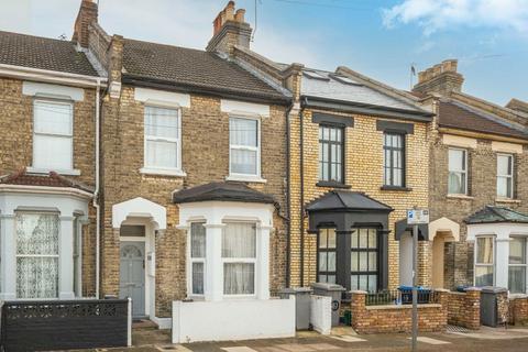 3 bedroom house to rent, Victor Road, London NW10