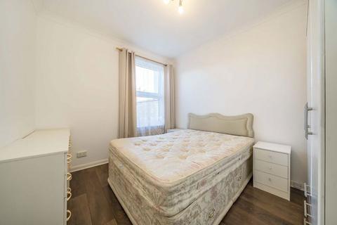 3 bedroom house to rent, Victor Road, London NW10