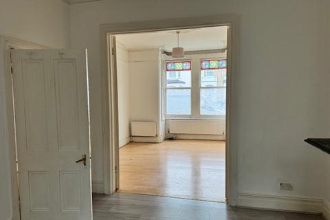 4 bedroom terraced house for sale, London NW10