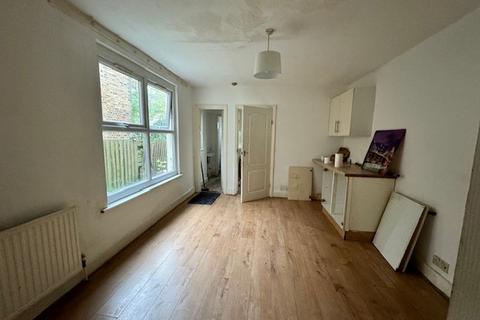 4 bedroom terraced house for sale, London NW10