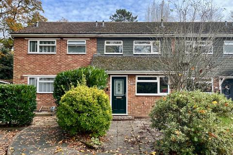 3 bedroom terraced house for sale, Lakeside Close, St Johns, Woking, GU21