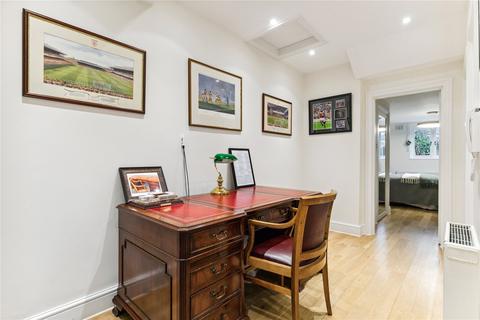 3 bedroom apartment for sale, Marloes Road, London, W8