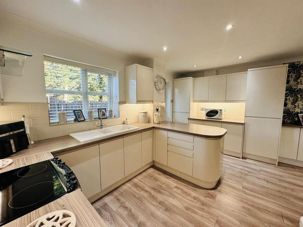 Kitchen Family Room