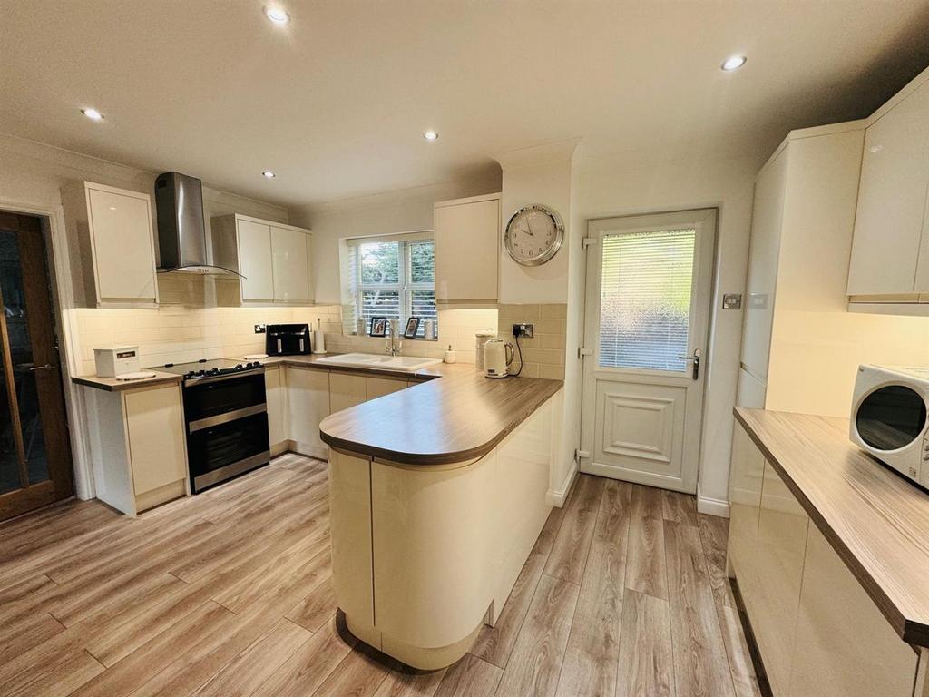 Kitchen Family Room