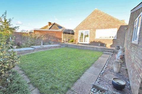 3 bedroom bungalow for sale, Blenheim Close, Maidstone