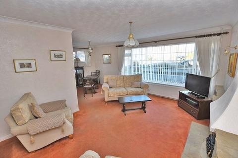 3 bedroom bungalow for sale, Blenheim Close, Maidstone