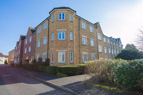 2 bedroom flat for sale, Paulls Close, Martock