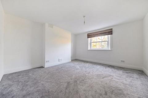 2 bedroom maisonette for sale, 18 Southend Crescent, London SE9