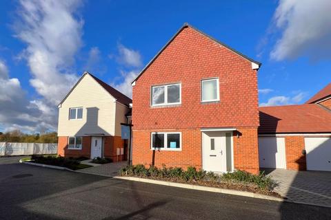 3 bedroom house for sale, Exbury Crescent, Cranleigh