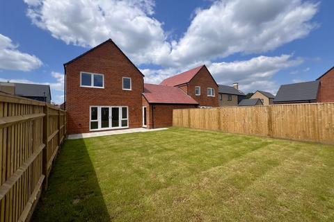 3 bedroom house for sale, Exbury Crescent, Cranleigh