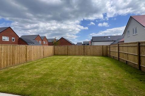 3 bedroom house for sale, Exbury Crescent, Cranleigh