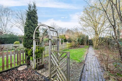 2 bedroom character property for sale, North Crofts, Nantwich