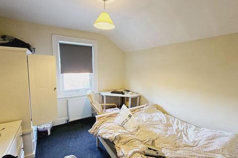 32 Breinton Road, Hereford, HR4 0JX