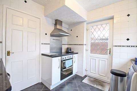 3 bedroom semi-detached house for sale, Tern Close, Wolverhampton, WV4 6AU