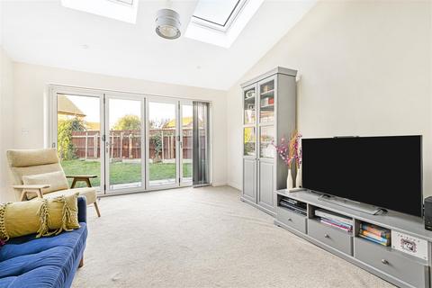 11 Harebell Close, Cambridge, CB1 9YL