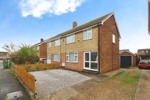 3 bedroom semi-detached house for sale, Summergangs Drive, Thorngumbald