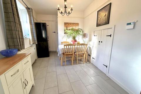 2 bedroom cottage for sale, High Street, Dunstable