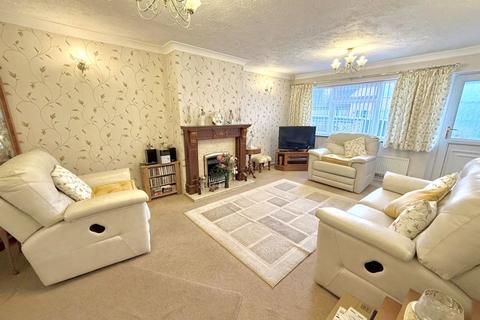 2 bedroom semi-detached bungalow for sale, Seamons Close, Dunstable