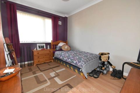 2 bedroom flat for sale, Leventhorpe Court, Elmhurst Road, Gosport