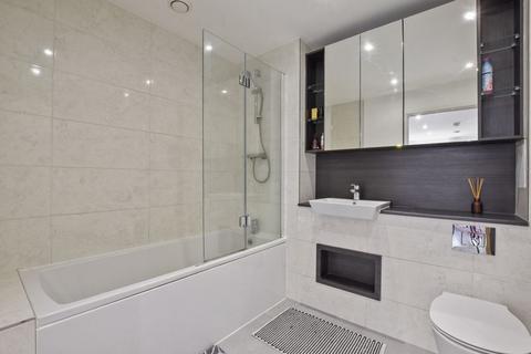 3 bedroom flat for sale, Harrow View, Harrow