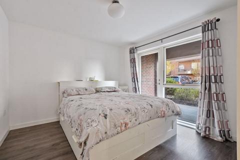 3 bedroom flat for sale, Harrow View, Harrow