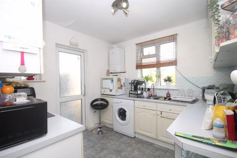 2 bedroom apartment for sale, Lincoln Close, Greenford