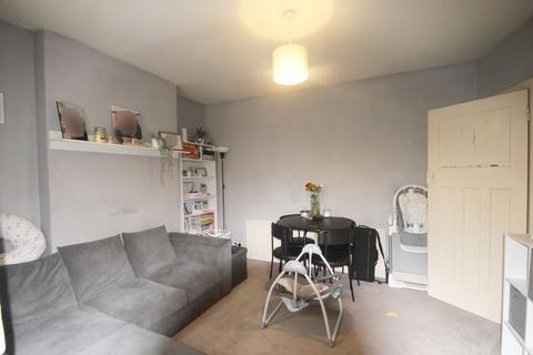 5a Lincoln Close, Greenford, UB6 8NR