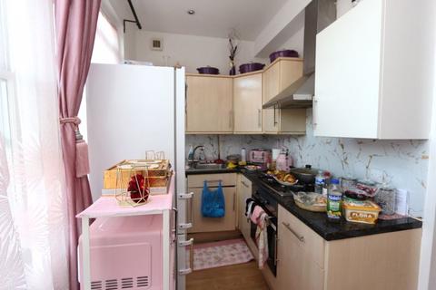 2 bedroom flat to rent, Sandford Avenue, Wood Green N22