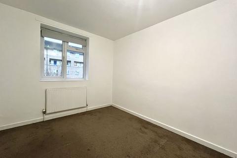 4 bedroom maisonette to rent, Paragon Road, E9