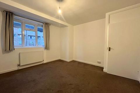 4 bedroom maisonette to rent, Paragon Road, E9