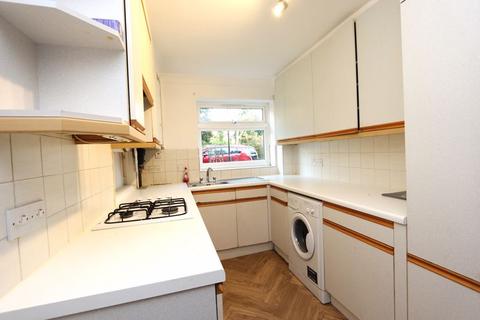 1 bedroom flat to rent, Lucerne Close, Palmers Green N13