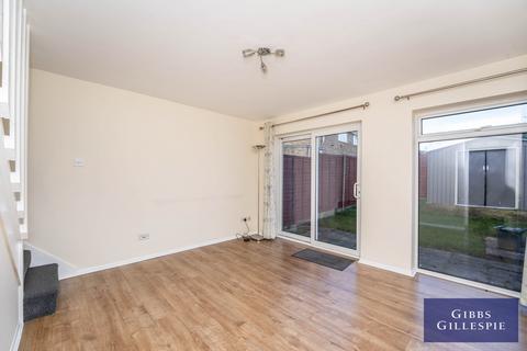 2 bedroom terraced house to rent, Stowe Crescent, Ruislip HA4 7SR