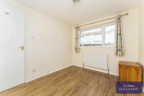 2 bedroom terraced house to rent, Stowe Crescent, Ruislip HA4 7SR