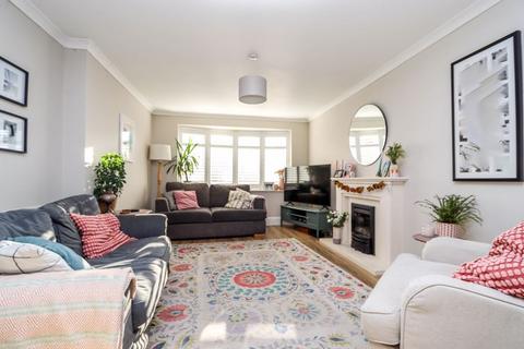 15 Bradford Close, Clevedon, BS21 5ES