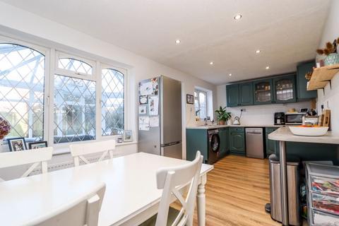 15 Bradford Close, Clevedon, BS21 5ES