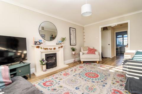 15 Bradford Close, Clevedon, BS21 5ES