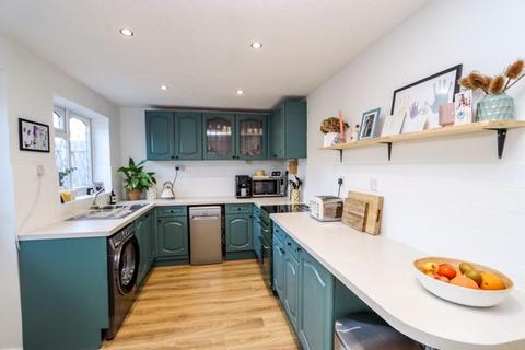 15 Bradford Close, Clevedon, BS21 5ES