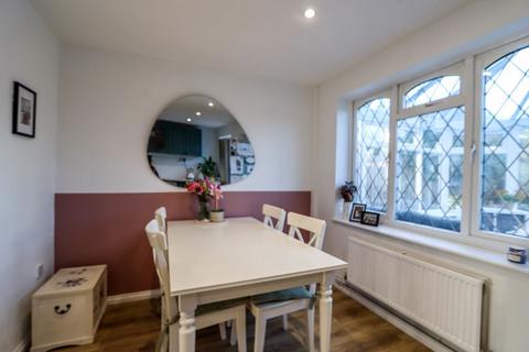 15 Bradford Close, Clevedon, BS21 5ES