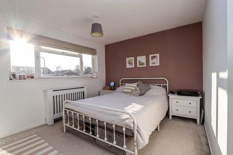 15 Bradford Close, Clevedon, BS21 5ES