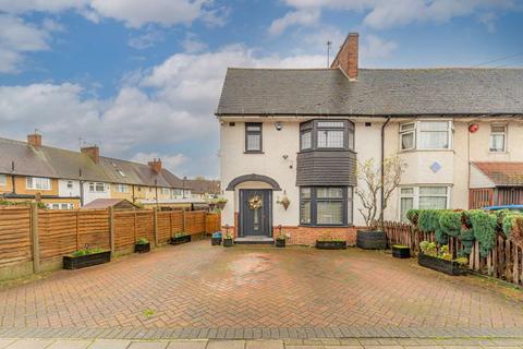 4 bedroom end of terrace house for sale, Brookside Gardens, Enfield