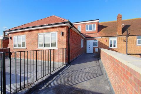 2 bedroom apartment to rent, Eastwood Road North, Leigh-on-Sea, Essex, SS9