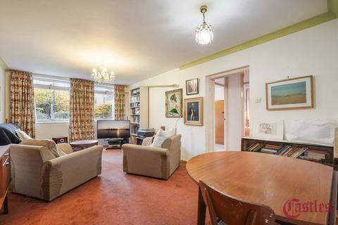 2 bedroom apartment for sale, Hillside, Crouch End Hill, N8