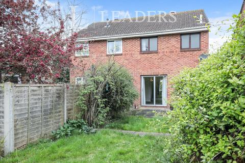 3 bedroom semi-detached house to rent, Stubbington